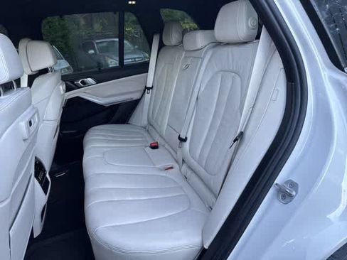 Used 2021 BMW X5 xDrive40i w/ Premium Package 3 AWD/4WD image 18