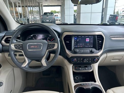 Used 2021 GMC Acadia Denali w/ Denali Technology Package FWD image 16