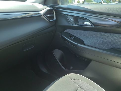 Used 2025 Chevrolet TrailBlazer LT AWD/4WD image 19