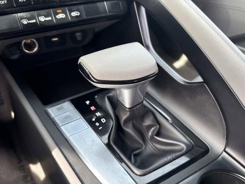 Used 2024 Hyundai Elantra SEL image 24