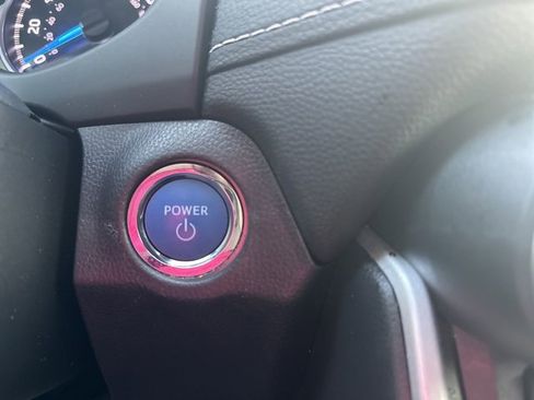 Used 2022 Toyota RAV4 XLE Premium image 35