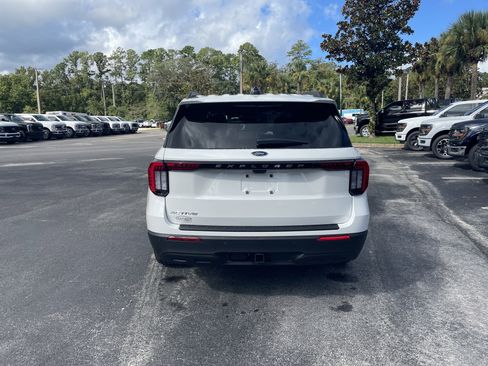 New 2025 Ford Explorer Active image 6