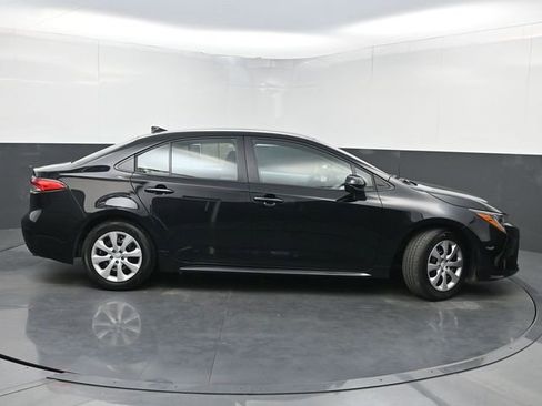Used 2024 Toyota Corolla LE image 2