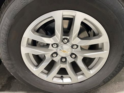 Used 2024 Chevrolet Suburban LT image 47