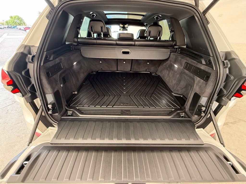 Used 2024 BMW X5 xDrive40i w/ Premium Package AWD/4WD image 18