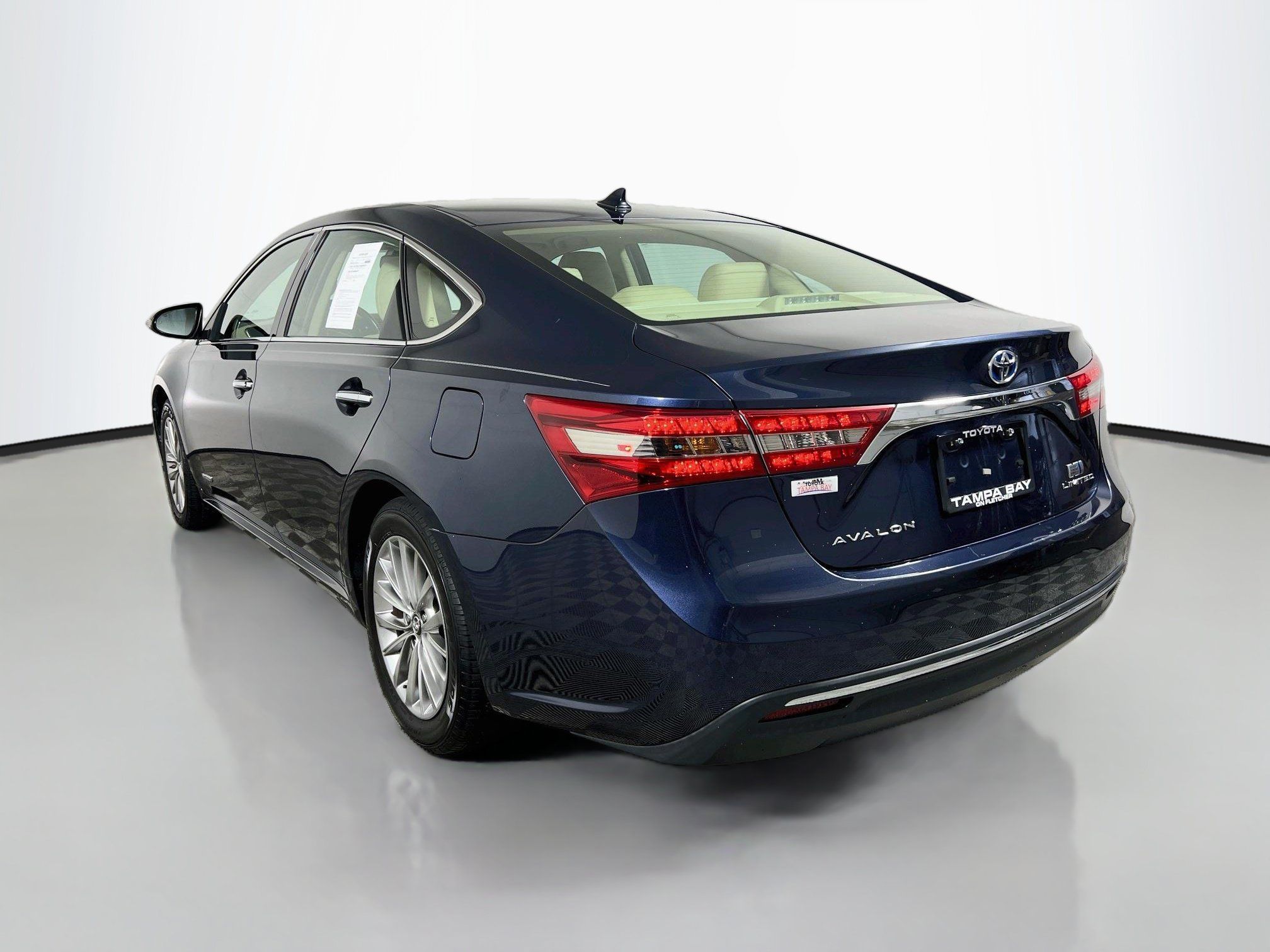 Used 2018 Toyota Avalon Limited FWD image 8