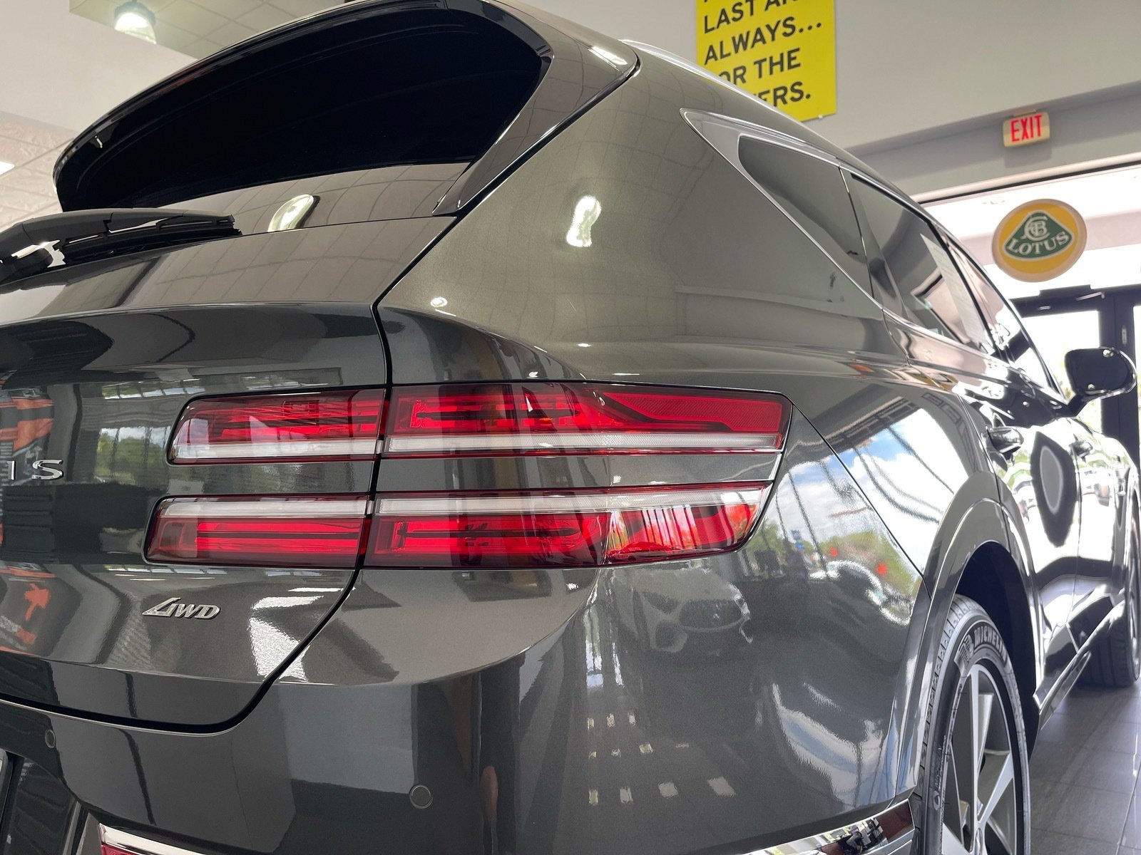 Used 2025 Genesis GV80 2.5T Advanced AWD/4WD image 17