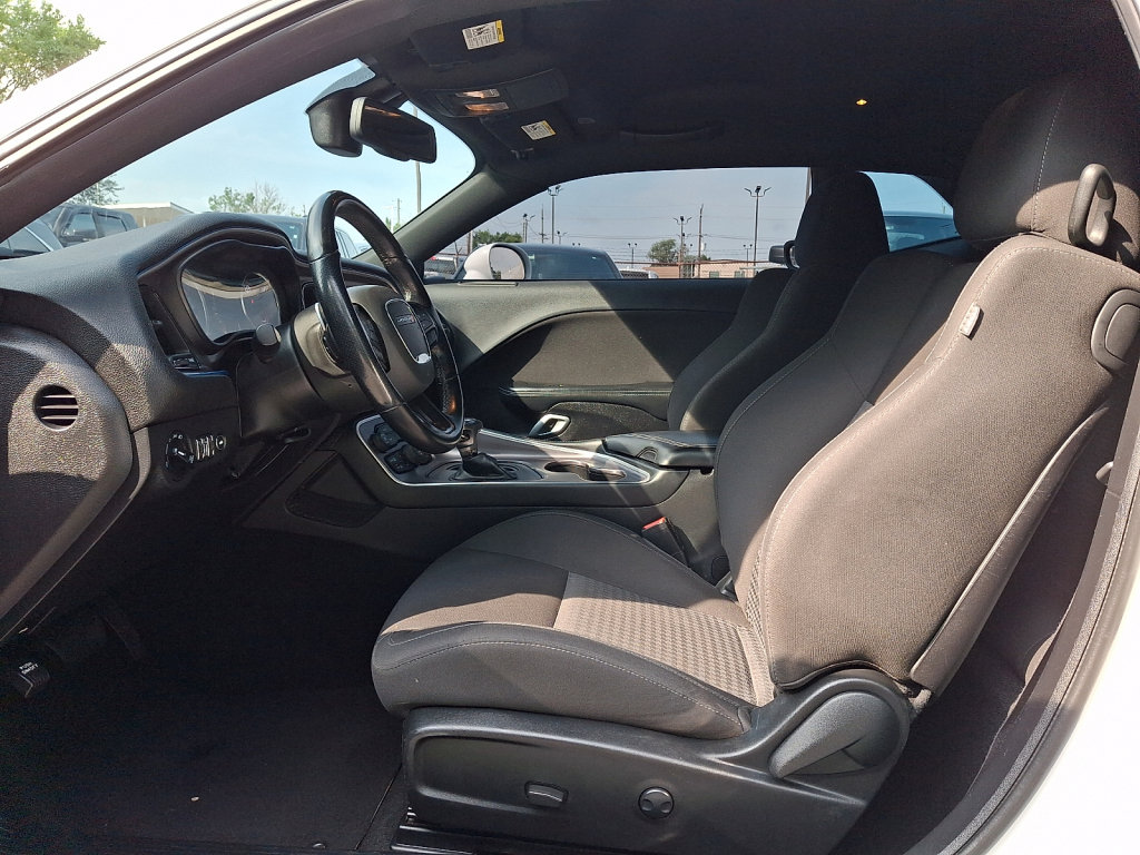 Used 2022 Dodge Challenger R/T RWD image 18