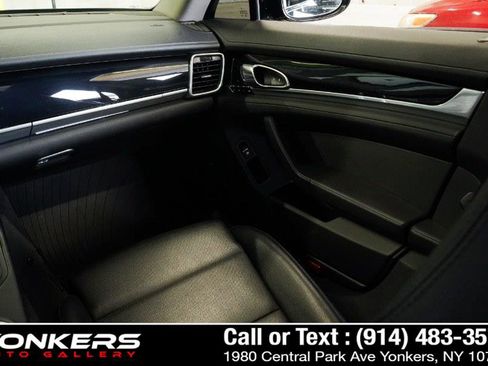 Used 2016 Porsche Panamera 4 Edition image 44