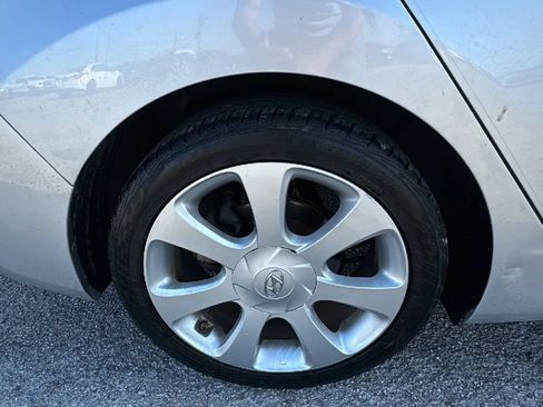 Used 2013 Hyundai Elantra Limited FWD image 25