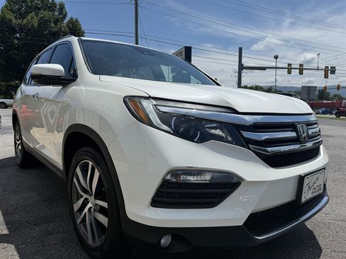 Used 2018 Honda Pilot Elite image 4