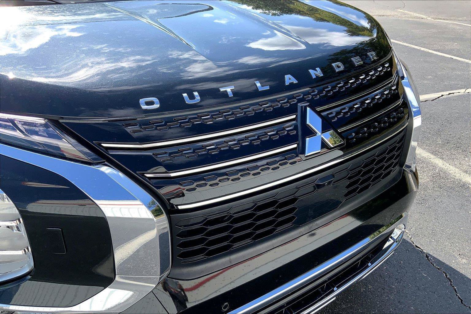 Used 2023 Mitsubishi Outlander SEL 40th Anniversary AWD/4WD image 29