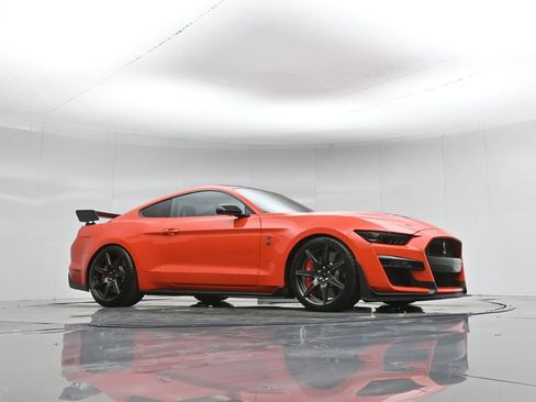 Used 2022 Ford Mustang Shelby GT500 w/ Carbon Fiber Track Pack image 3