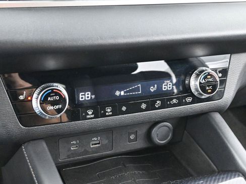 Used 2022 Mitsubishi Outlander SE image 23