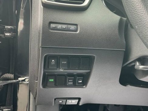 Used 2016 Nissan Rogue S AWD/4WD image 24