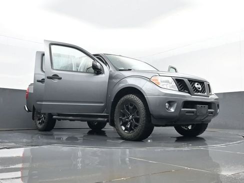 Used 2018 Nissan Frontier SV w/ Value Truck Package AWD/4WD image 30