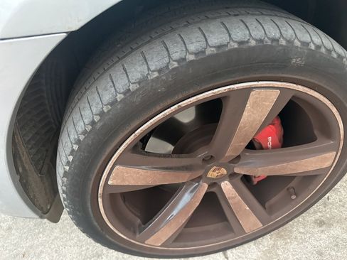 Used 2022 Porsche Macan S image 2