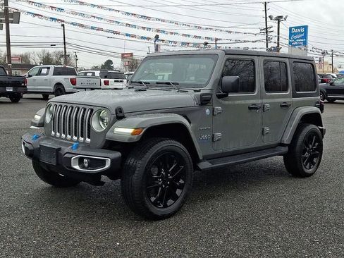 Used 2023 Jeep Wrangler Unlimited Sahara w/ Cold Weather Group image 3