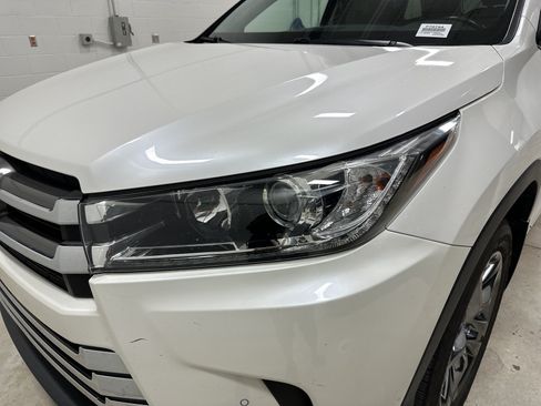 Used 2019 Toyota Highlander Limited Platinum AWD/4WD image 6