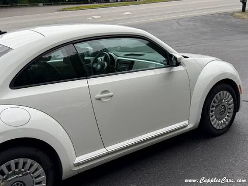 Used 2013 Volkswagen Beetle 2.5 FWD image 35