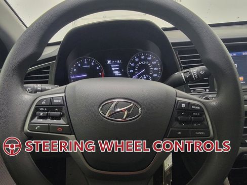 Used 2018 Hyundai Elantra SEL image 19