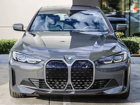 Used 2022 BMW i4 eDrive40 image 2