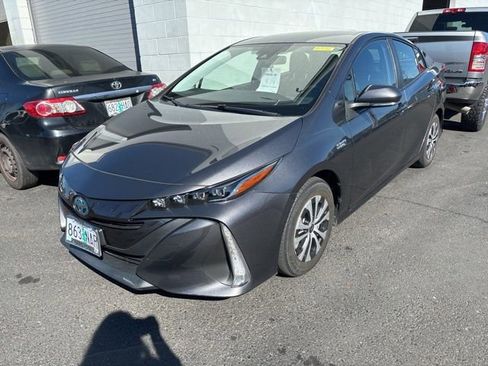 Used 2021 Toyota Prius Prime XLE image 4