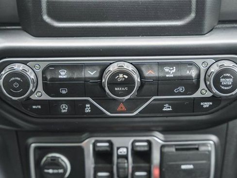 Used 2022 Jeep Wrangler Unlimited Sport image 33