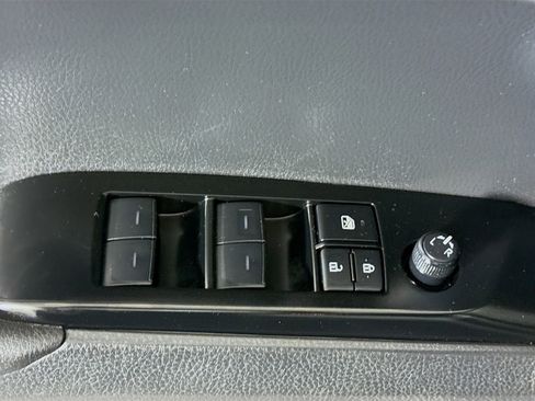 Used 2025 Toyota Camry SE image 24