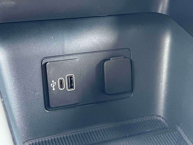 Used 2026 Ford Explorer Active AWD/4WD image 34