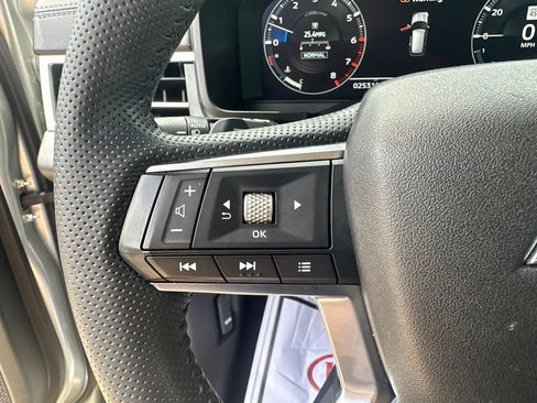 Used 2024 Mitsubishi Outlander SEL FWD image 22