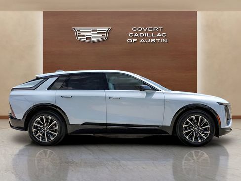 Certified 2024 Cadillac Lyriq Sport w/ LPO, Floor Liner Package AWD/4WD image 5