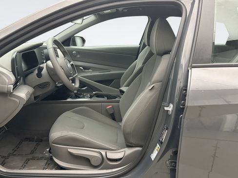 Used 2025 Hyundai Elantra Sport w/ Cargo Package FWD image 11