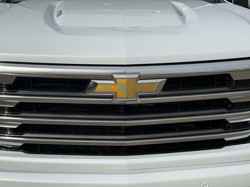 New 2026 Chevrolet Silverado 1500 High Country w/ High Country Premium Package image 4