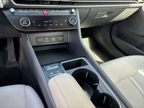 Used 2025 Hyundai Sonata SEL FWD image 36