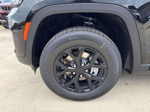 New 2025 Jeep Grand Cherokee Altitude RWD image 3