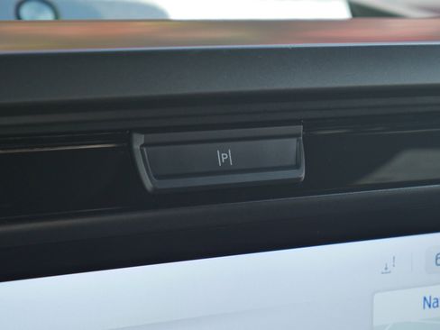 Certified 2025 Ford F150 Lariat AWD/4WD image 12