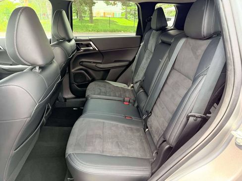 Used 2024 Mitsubishi Outlander SE AWD/4WD image 14