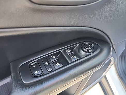 Used 2018 Jeep Compass Latitude w/ Popular Equipment Group image 19