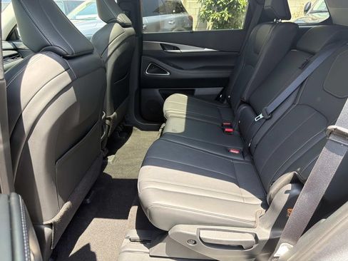 Certified 2026 INFINITI QX60 Luxe w/ Cargo Package FWD image 12