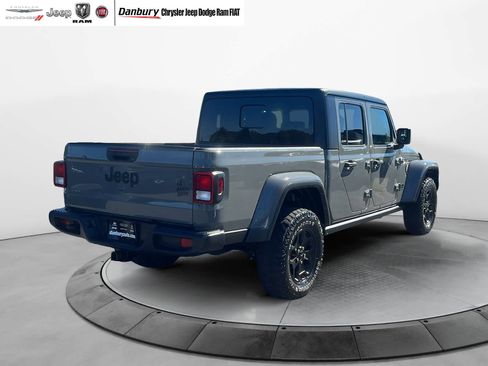 Certified 2022 Jeep Gladiator Sport image 7