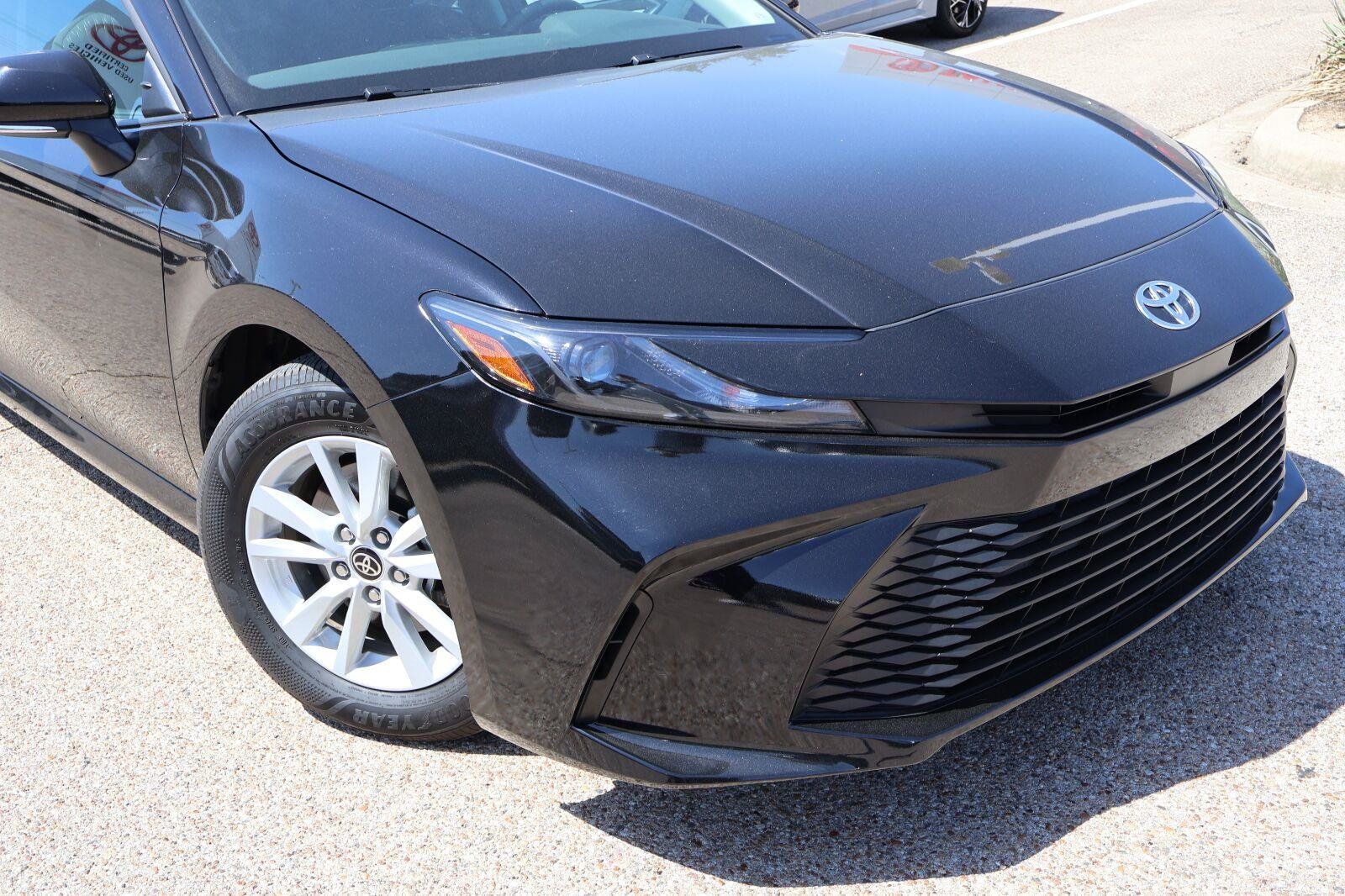 Used 2026 Toyota Camry LE FWD image 8