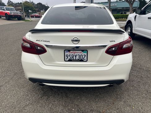Used 2017 Nissan Altima 2.5 SR w/ Midnight Edition Package FWD image 6