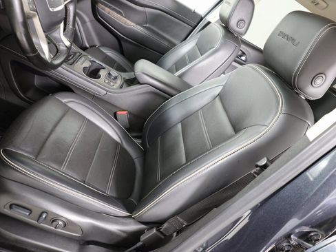 Used 2023 GMC Acadia Denali w/ Denali Technology Package AWD/4WD image 10