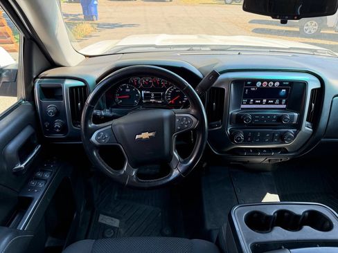 Used 2018 Chevrolet Silverado 1500 LT AWD/4WD image 12