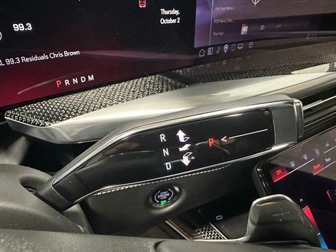 Used 2025 Cadillac Escalade V image 24