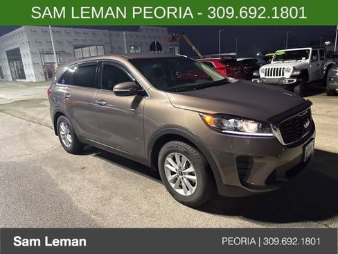 Used 2019 Kia Sorento LX image 3