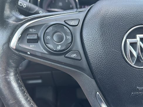 Used 2019 Buick Envision Essence FWD image 18