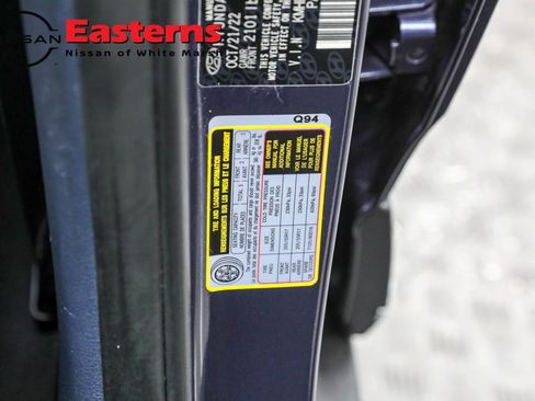 Used 2023 Hyundai Venue Limited image 59