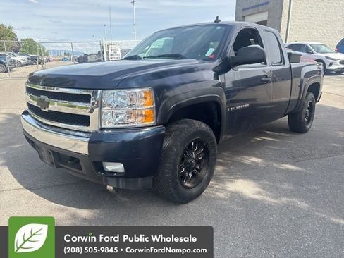 Used 2007 Chevrolet Silverado 1500 LT w/ 1LT Convenience Package AWD/4WD image 1